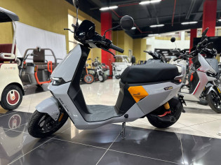 Электроскутер Ninebot F2z110 Max серебристый